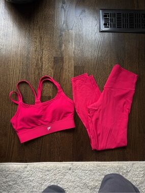Fabletics Bright Pink Sports Bra and Legging Set